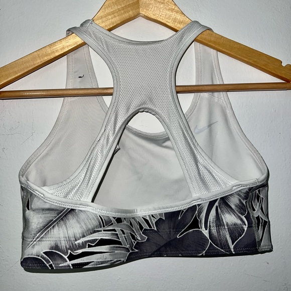 Nike kid’s top - Picture 3 of 5